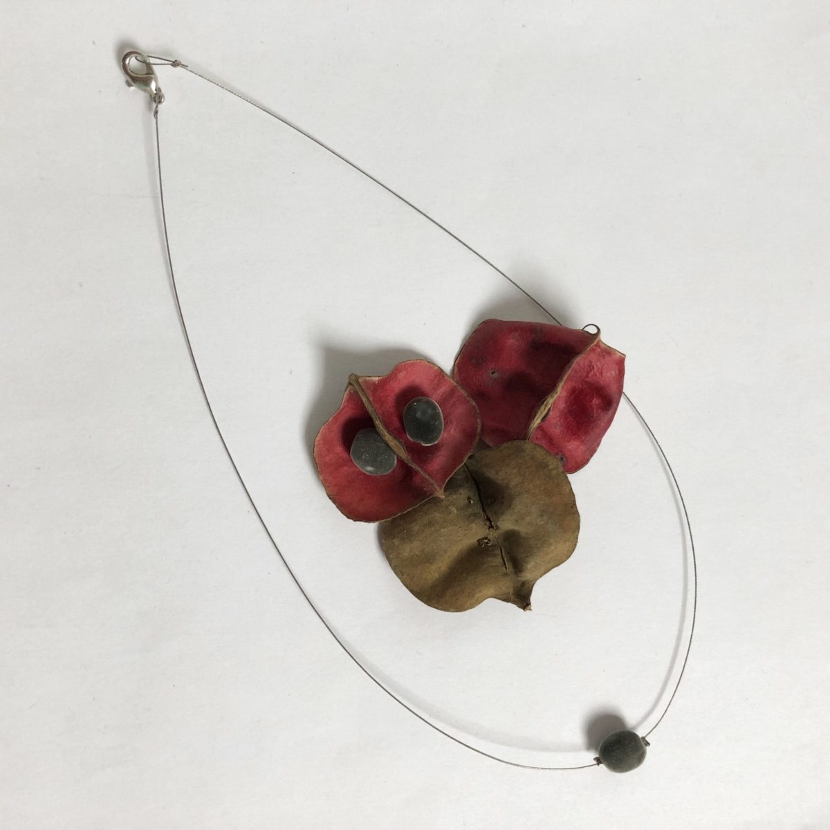 Collier graine Zanzibar scaled