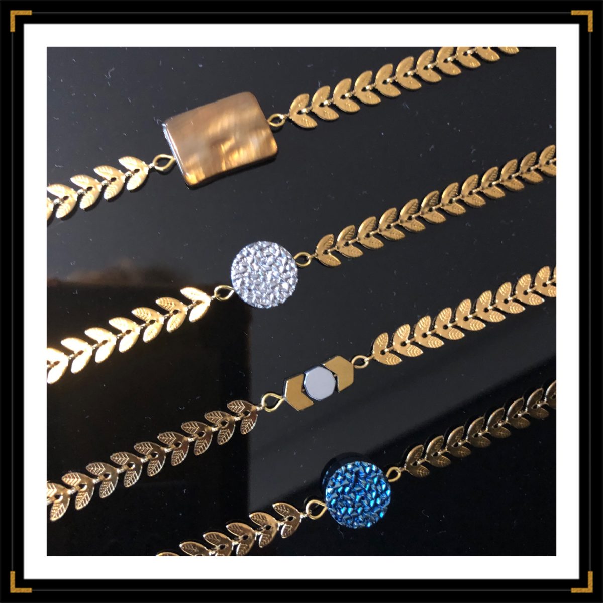 Bracelet Zauthentiques dore grosplan