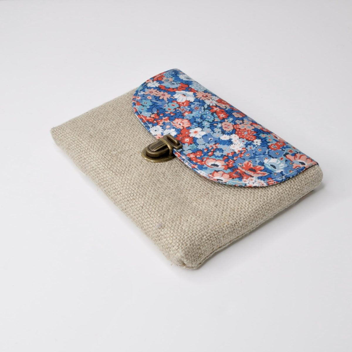 zassociees collab libertyThorpeHill pochette