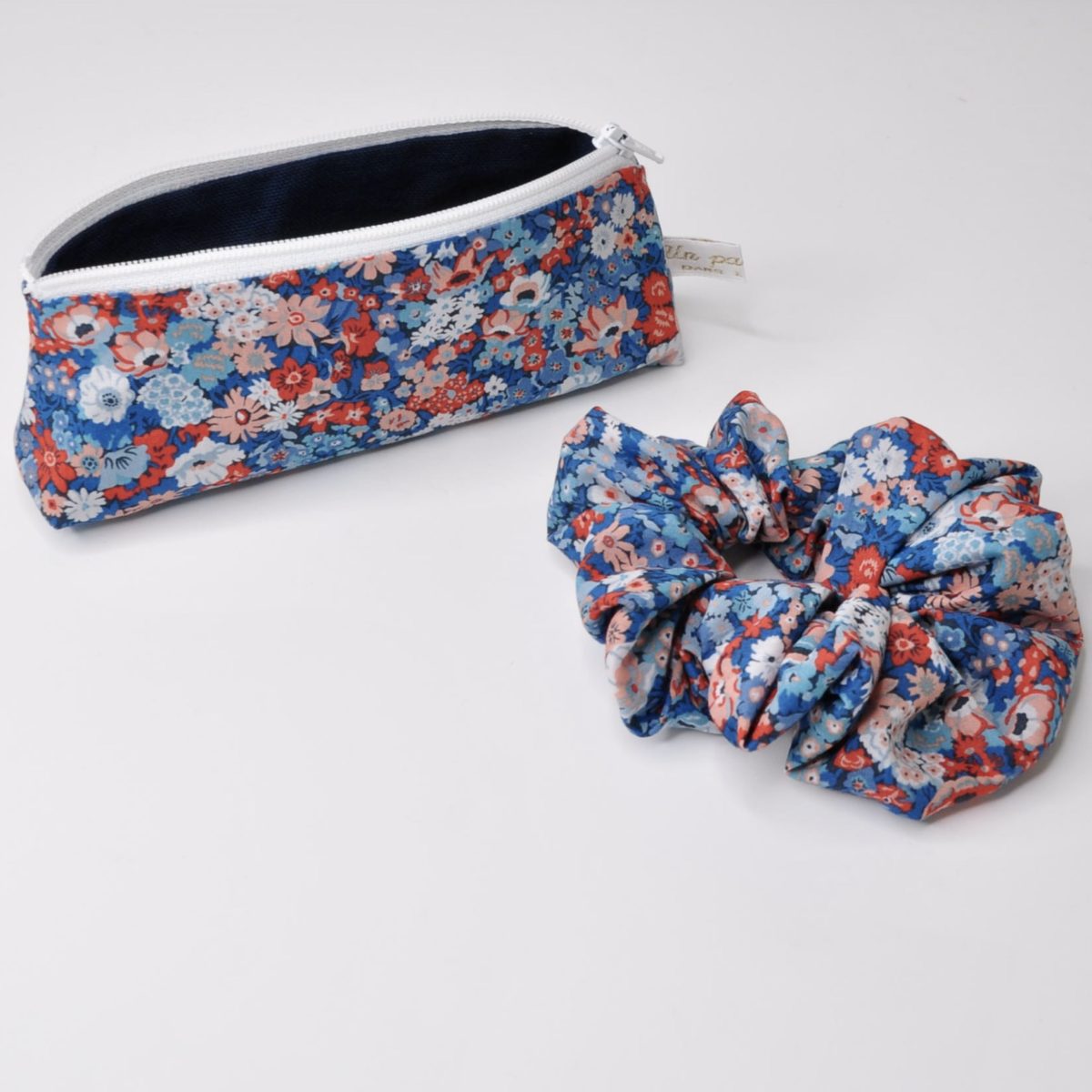 zassociees collab libertyThorpeHill trousse