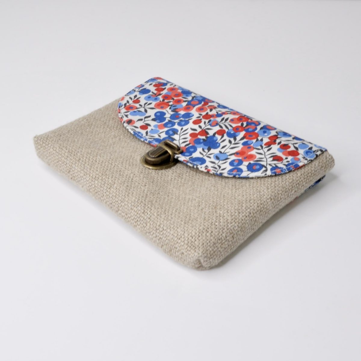 zassociees collab libertymarianne pochette