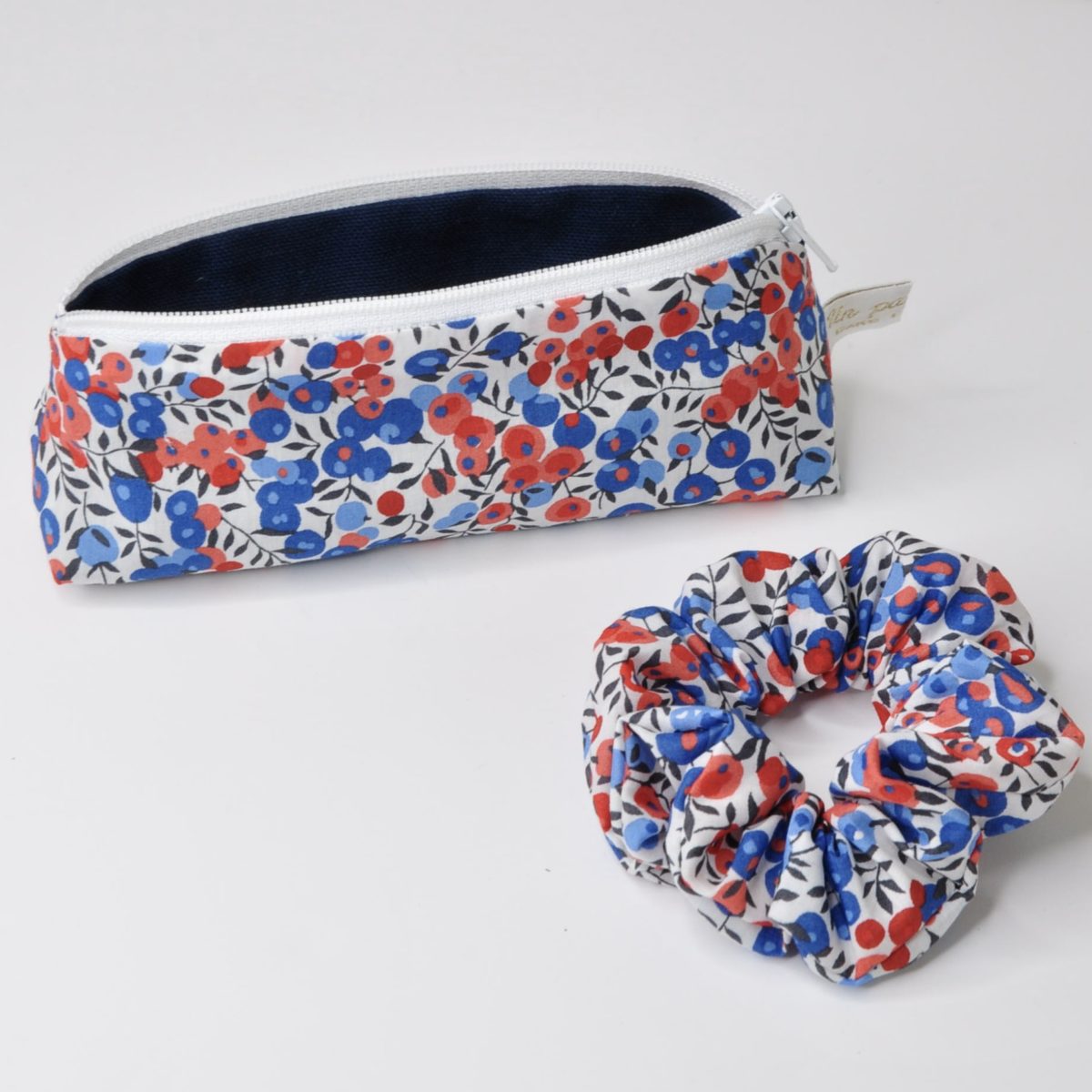 zassociees collab libertymarianne trousse