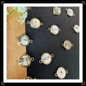 cabochons medaillons papiers dorés