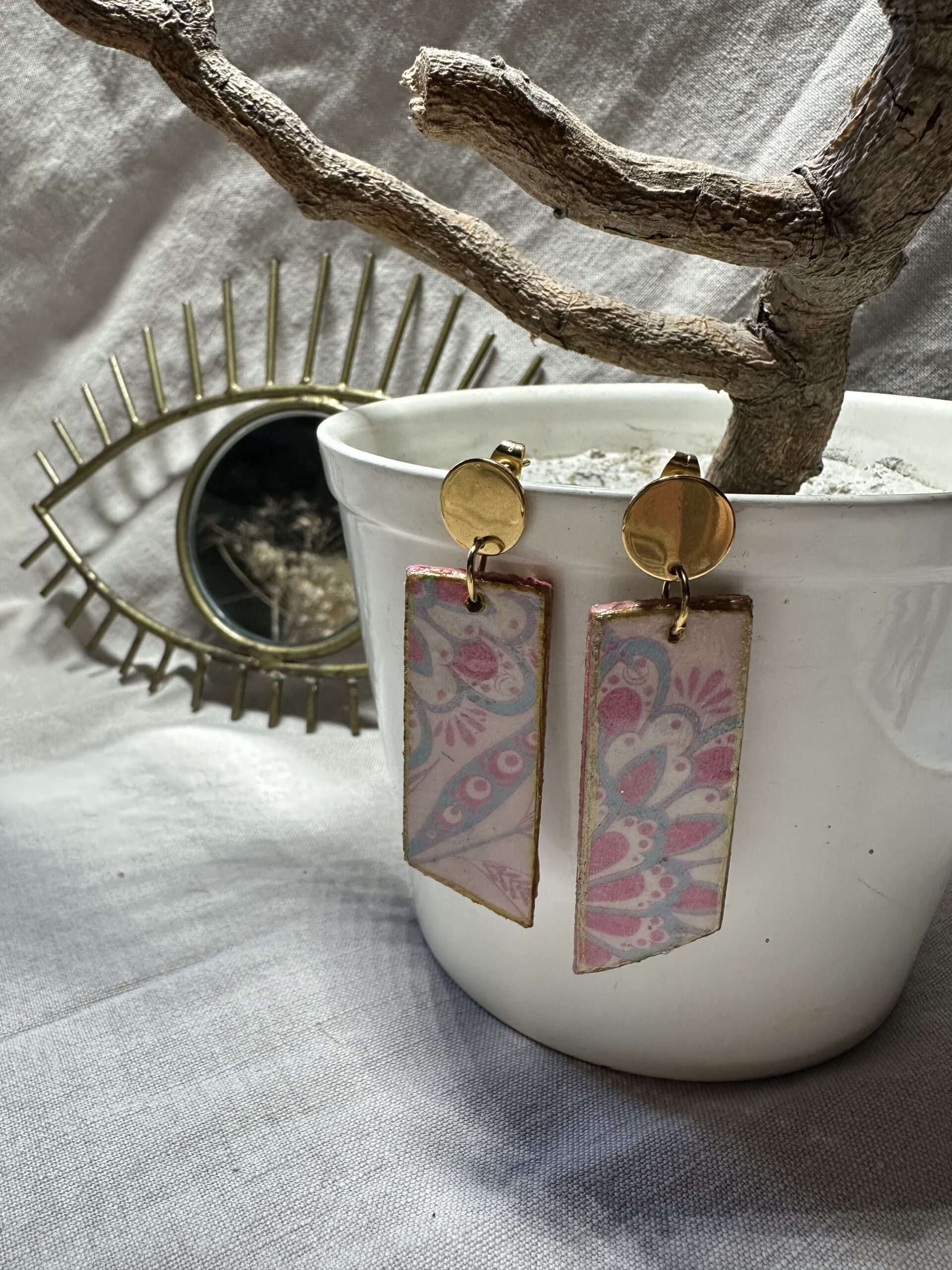 boucles d'oreilles upcyclées les Zencadrées rose bonbon