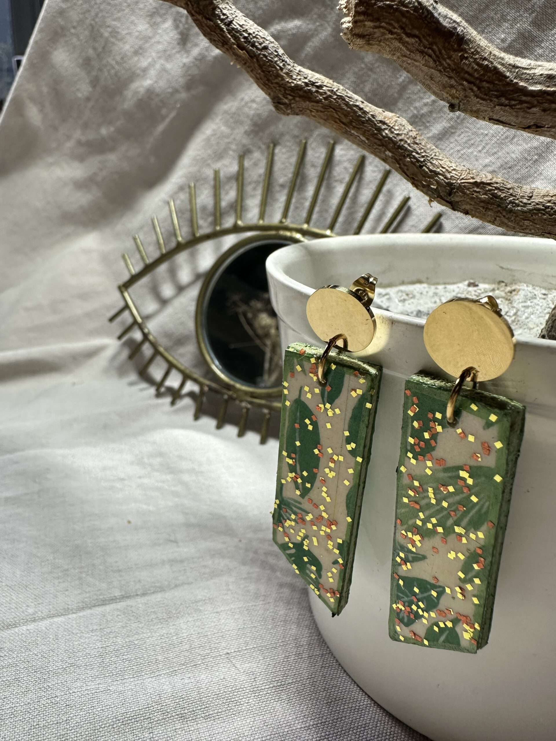 Boucles d'oreilles les Zencadrées vert feuilles paillettes